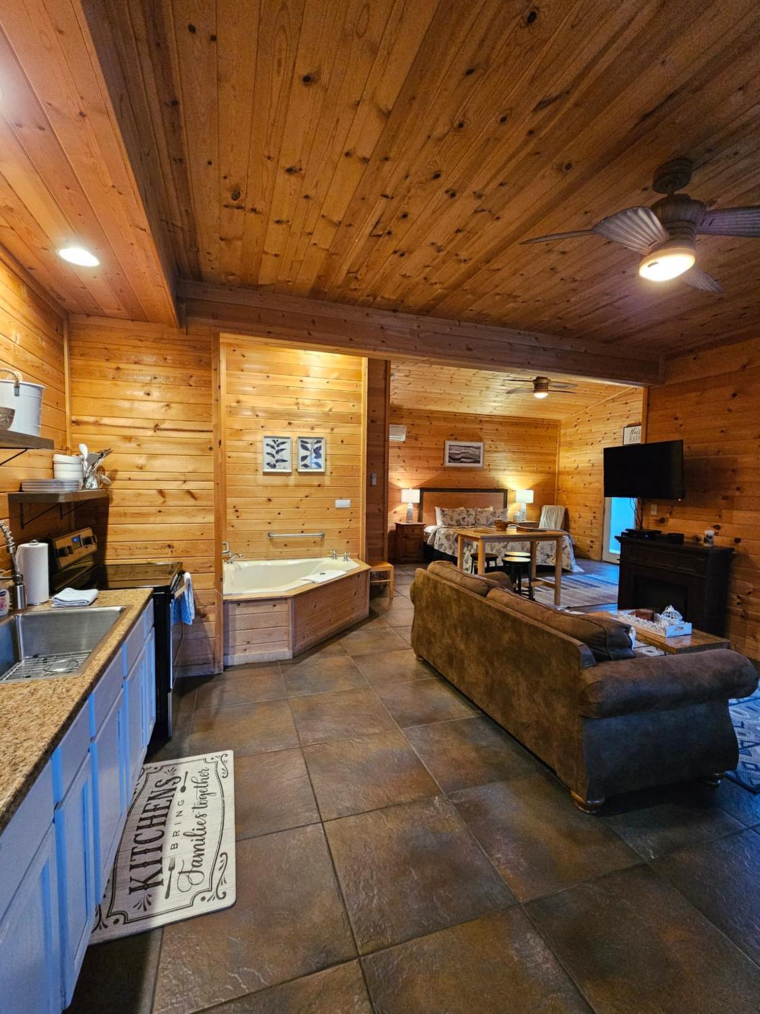 5 Min To Beaver Lake-King Bed-Fire Pit-Jetted Tub #3 Eureka Springs Luaran gambar